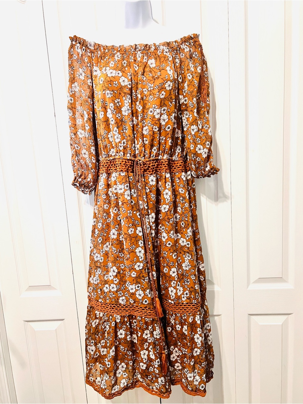 Ryan Michelle-Off/On Shoulder Floral Midi Dress in Burnt Orange/Blue/Wh.-Medium